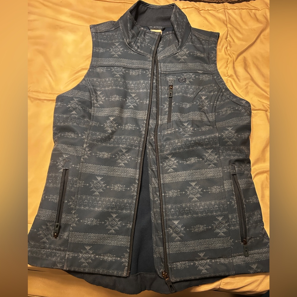 Cinch vest